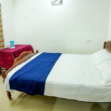 Koonamparayil Home Stay Munnar Anaviratty-Family Only Ngoại thất bức ảnh