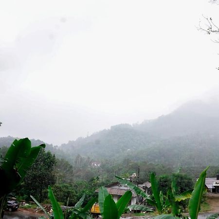 Koonamparayil Home Stay Munnar Anaviratty-Family Only Ngoại thất bức ảnh