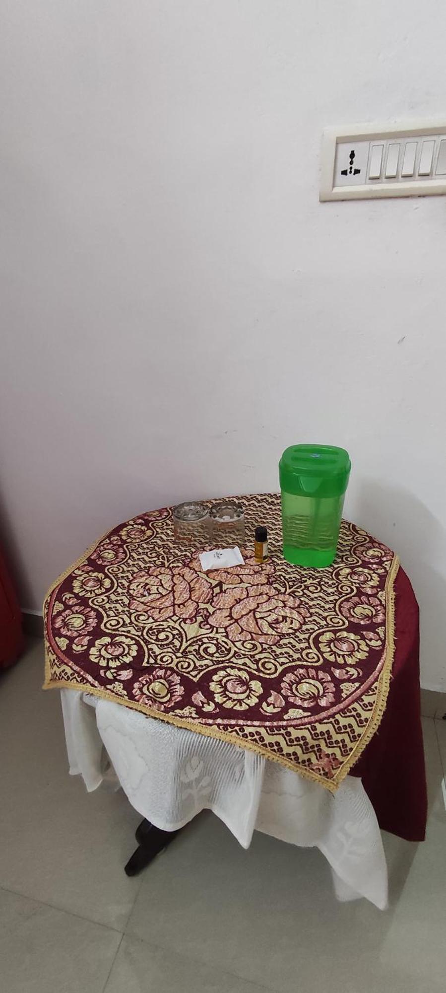 Koonamparayil Home Stay Munnar Anaviratty-Family Only Ngoại thất bức ảnh