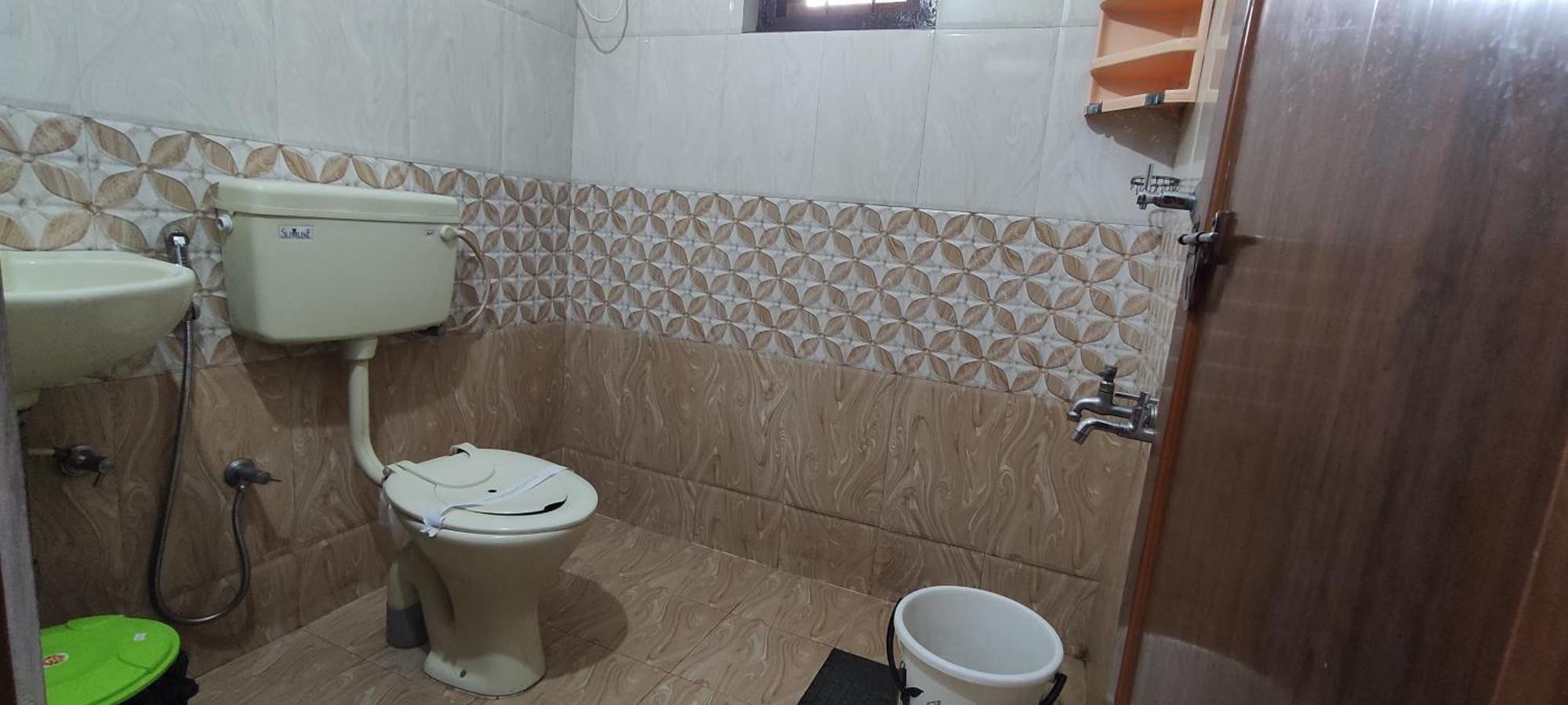 Koonamparayil Home Stay Munnar Anaviratty-Family Only Ngoại thất bức ảnh
