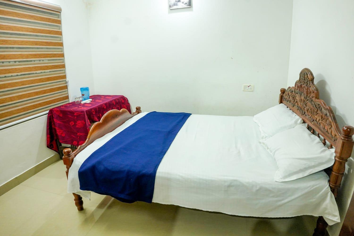 Koonamparayil Home Stay Munnar Anaviratty-Family Only Ngoại thất bức ảnh