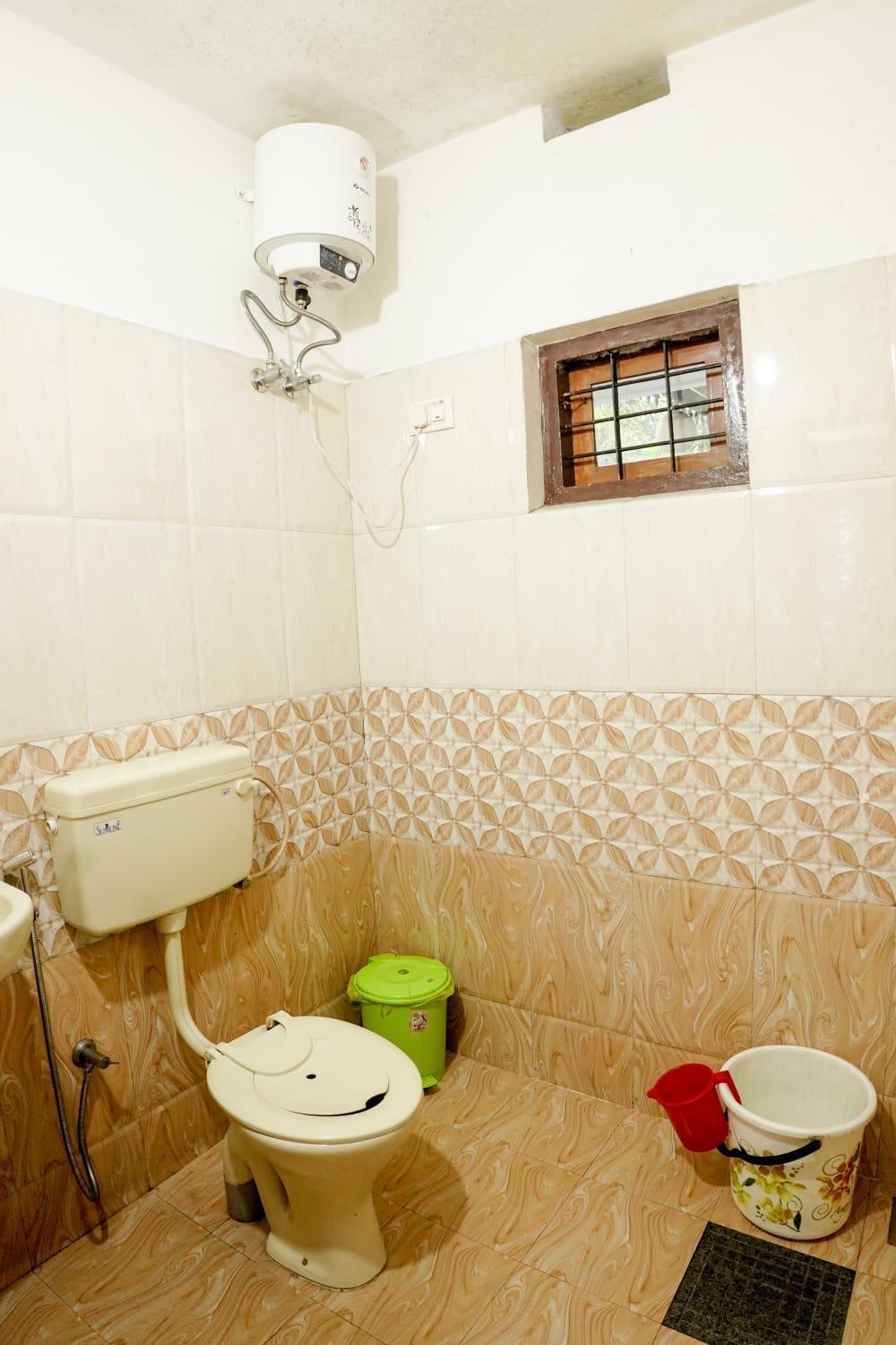 Koonamparayil Home Stay Munnar Anaviratty-Family Only Ngoại thất bức ảnh